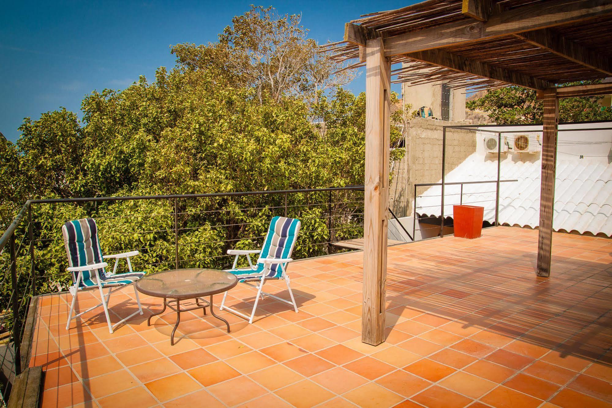 Ocean Lovers Hostel & Apartments Таганга Экстерьер фото